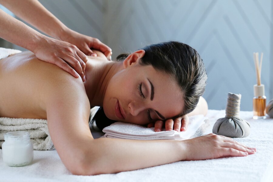 Various Ayurvedic Massages And Its Benefits.